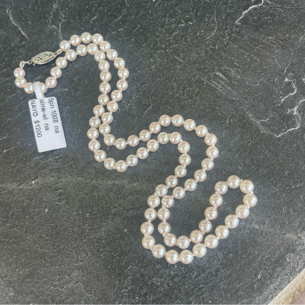 Elegant Akoya Cultured Pearl Necklace 18”